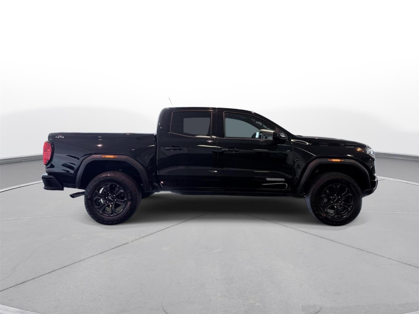 Used 2025 Onyx Black GMC Elevation image 20