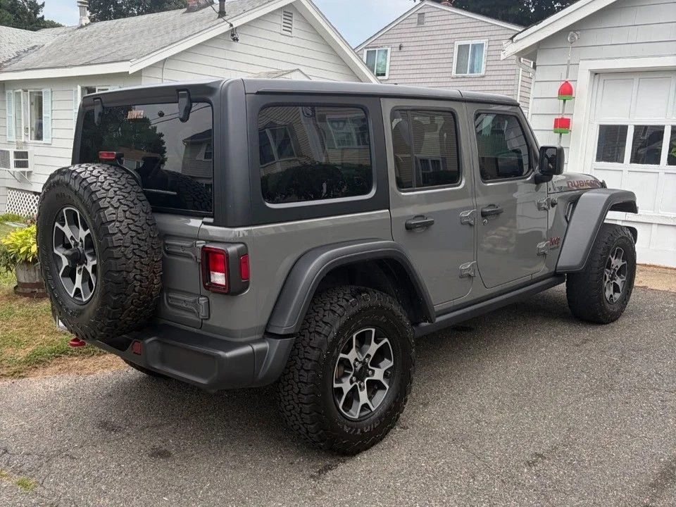 Used 2021 Gray Jeep Unlimited Rubicon image 1