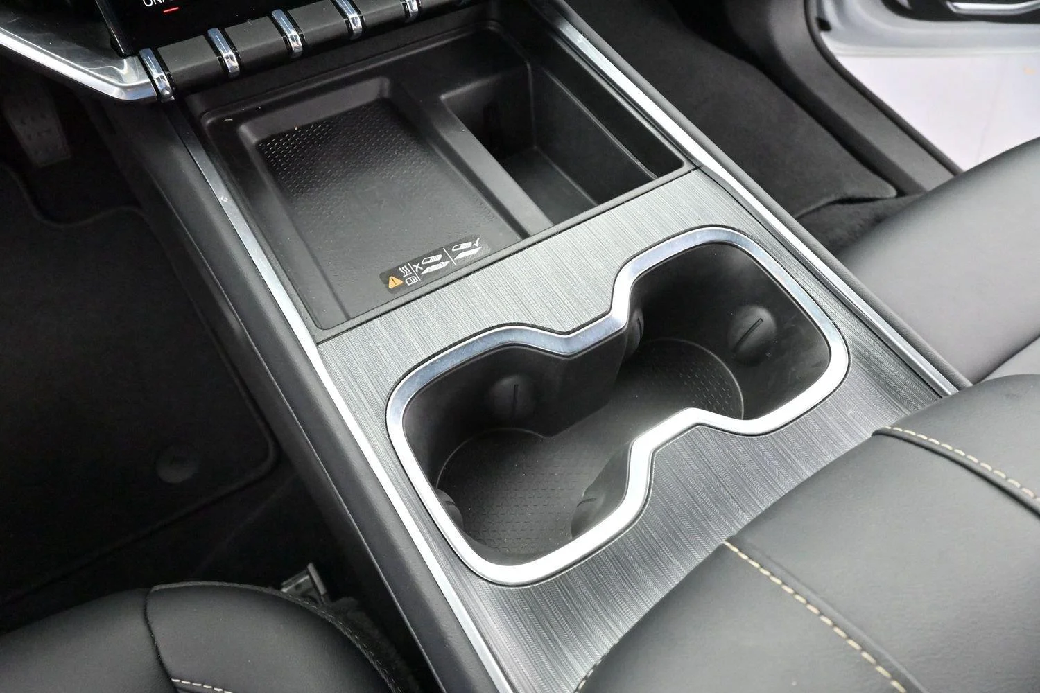Used 2026 Summit White GMC Elevation image 25
