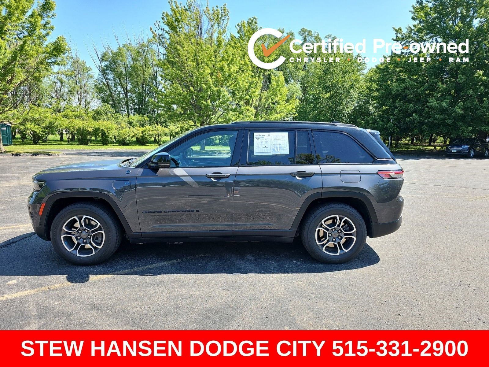 2022 Jeep Grand Cherokee Trailhawk 4xe 4x4's photo