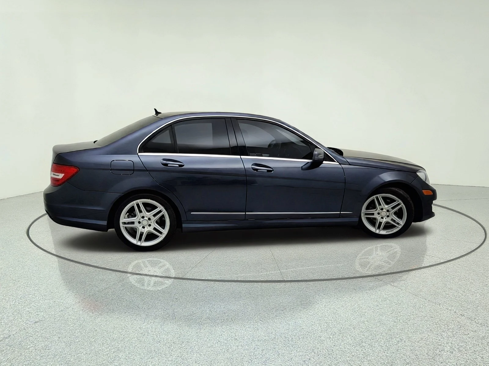 Used 2013 Steel Grey Metallic Mercedes-Benz C 250 Sport image 7
