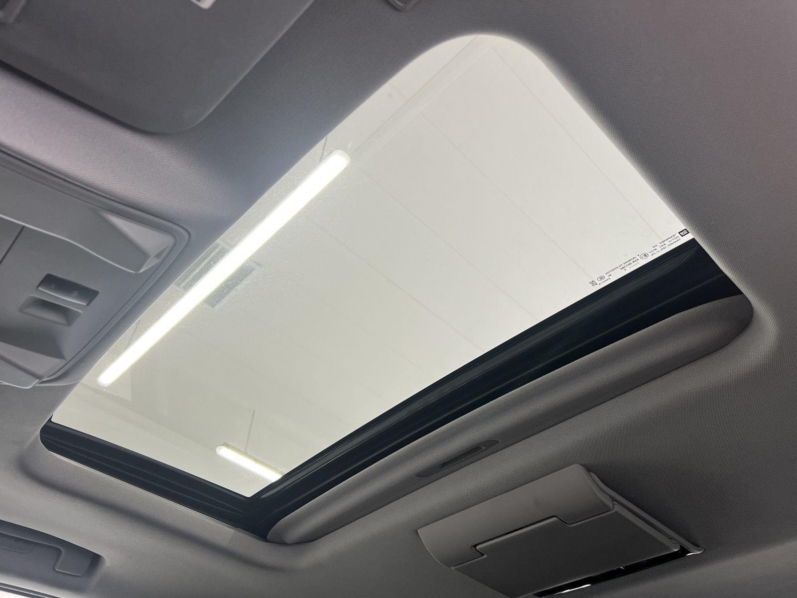2020 GMC Yukon Denali - Photo 2