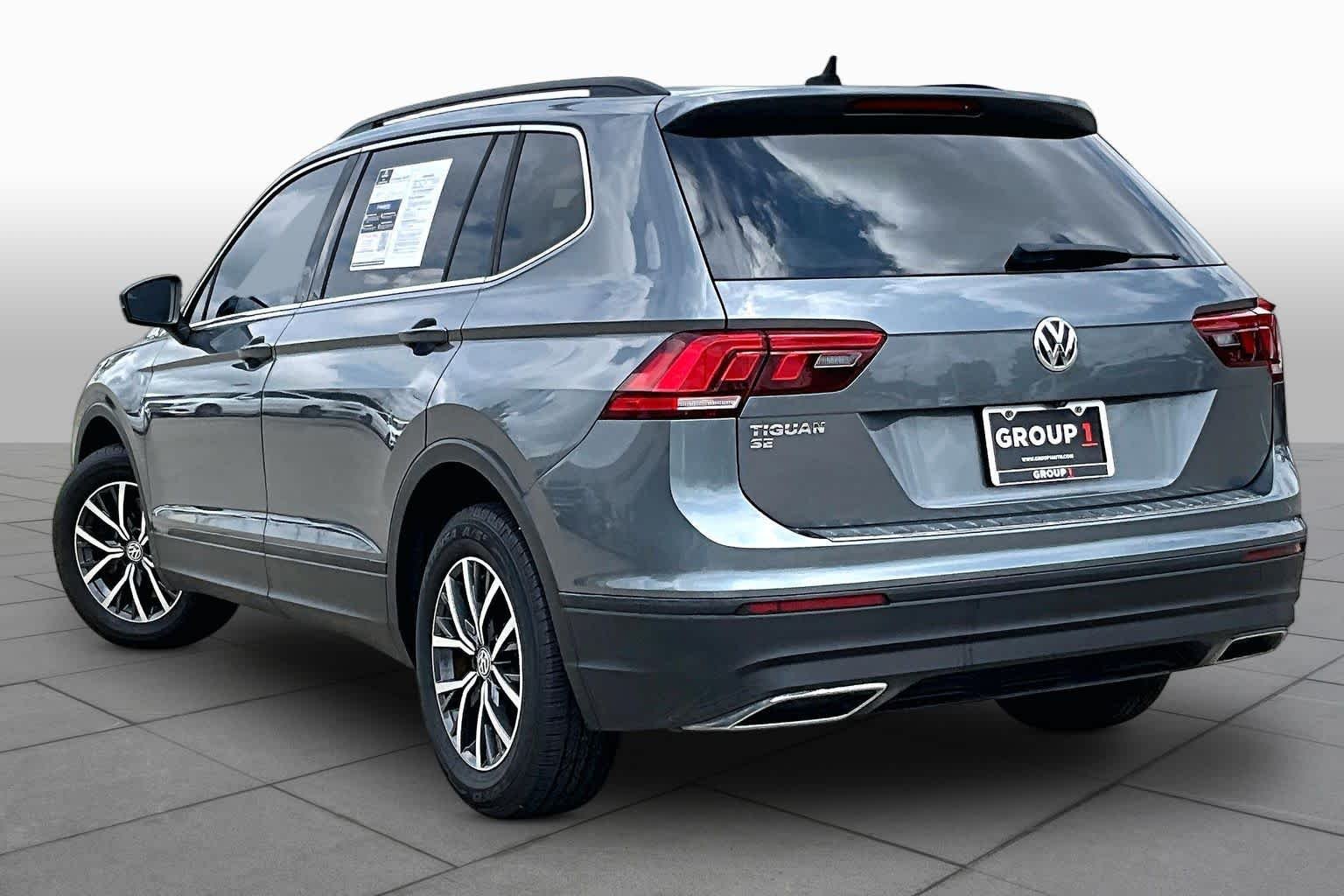 Used 2019 Platinum Gray Metallic Volkswagen SE image 10
