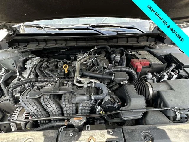 Used 2023 Pearl Nissan 2.5 SR image 12