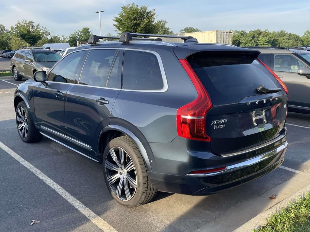 Used 2023 Denim Blue Metallic Volvo Plus Bright Theme image 3