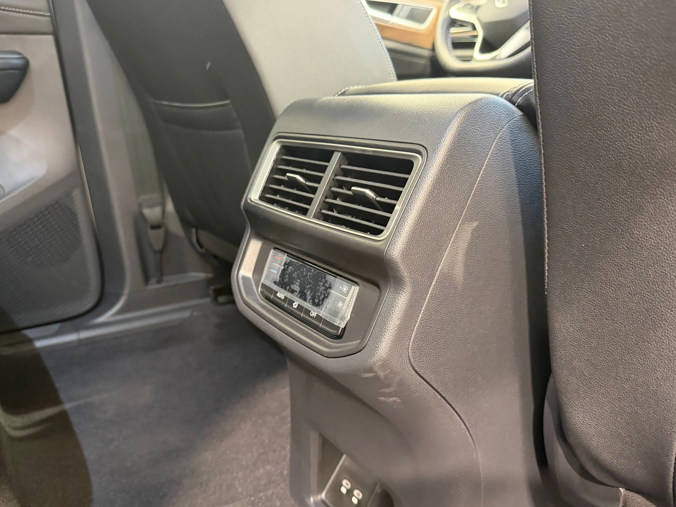 New 2026 White Volkswagen 2.0T SE w/Technology image 44