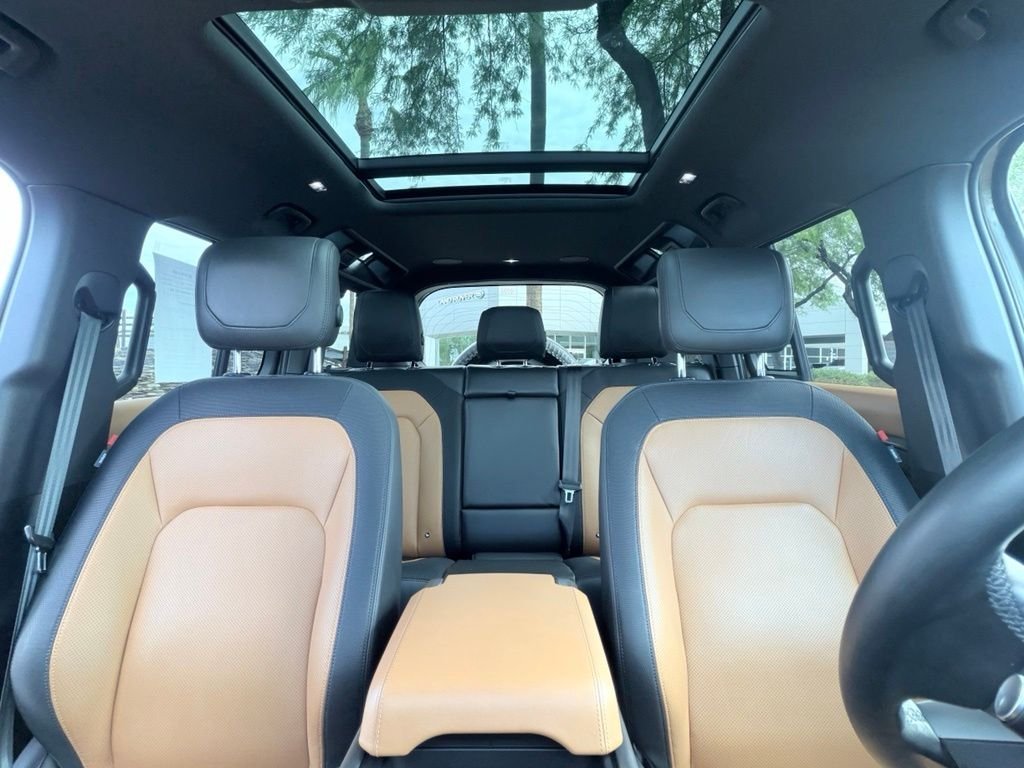 Used 2024 Brown Land Rover X-Dynamic SE image 7