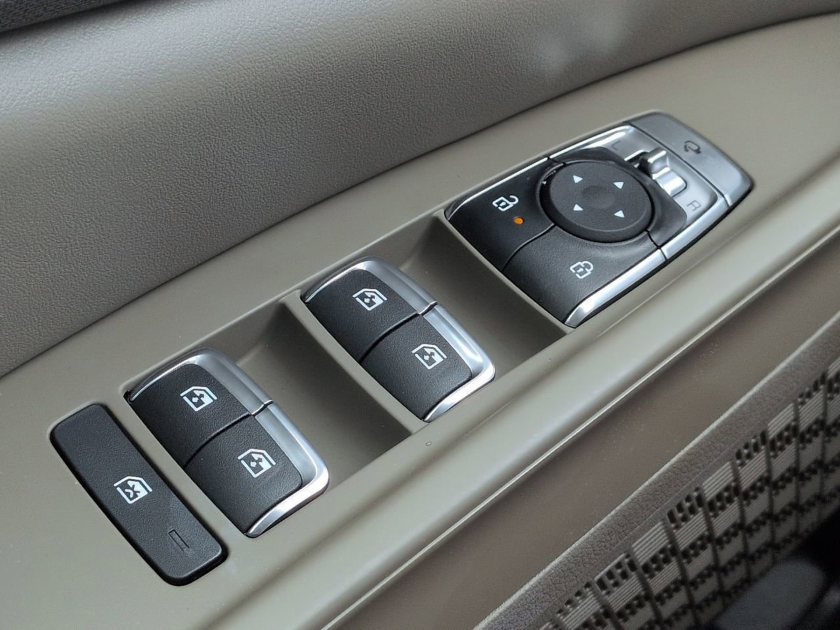 New 2026 Deep Chroma Blue Kia EX image 25