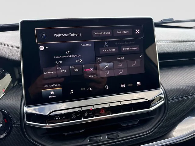 New 2026 Bright White Clear-Coat Exterior Paint Jeep Latitude image 22