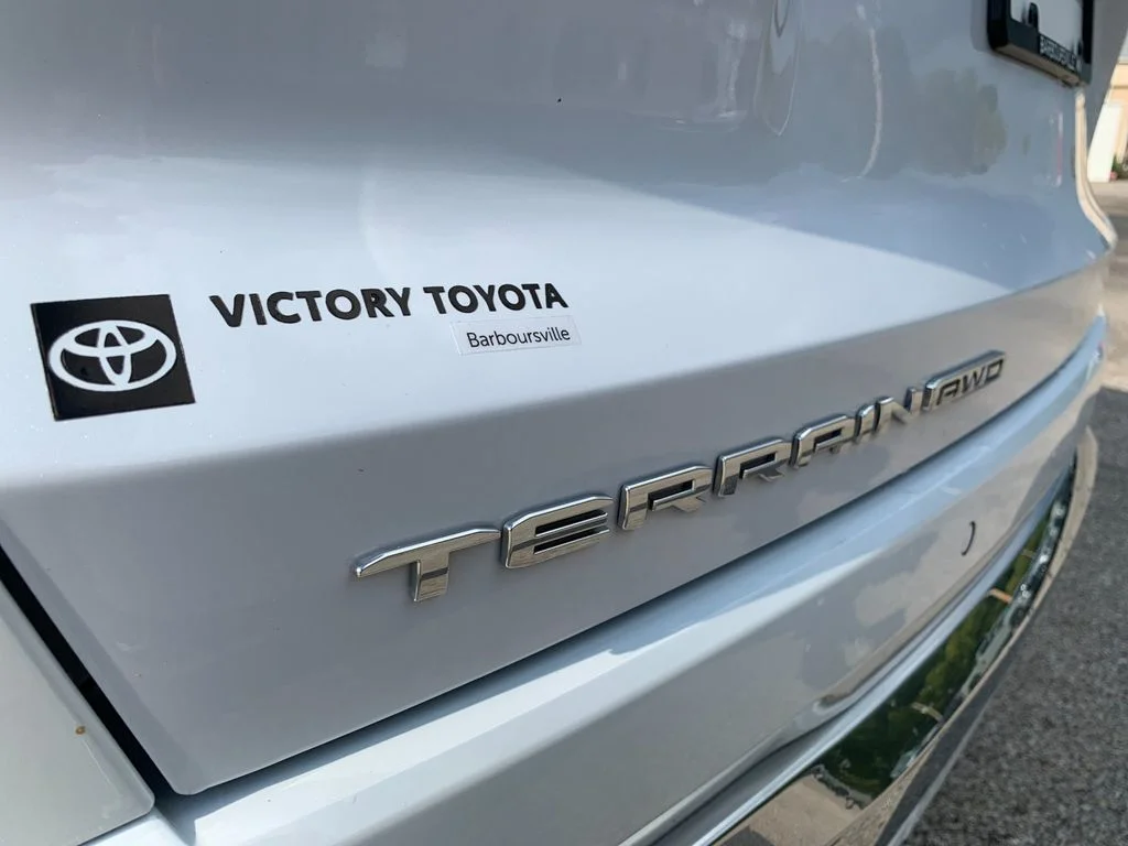 Used 2026 White GMC Denali image 37