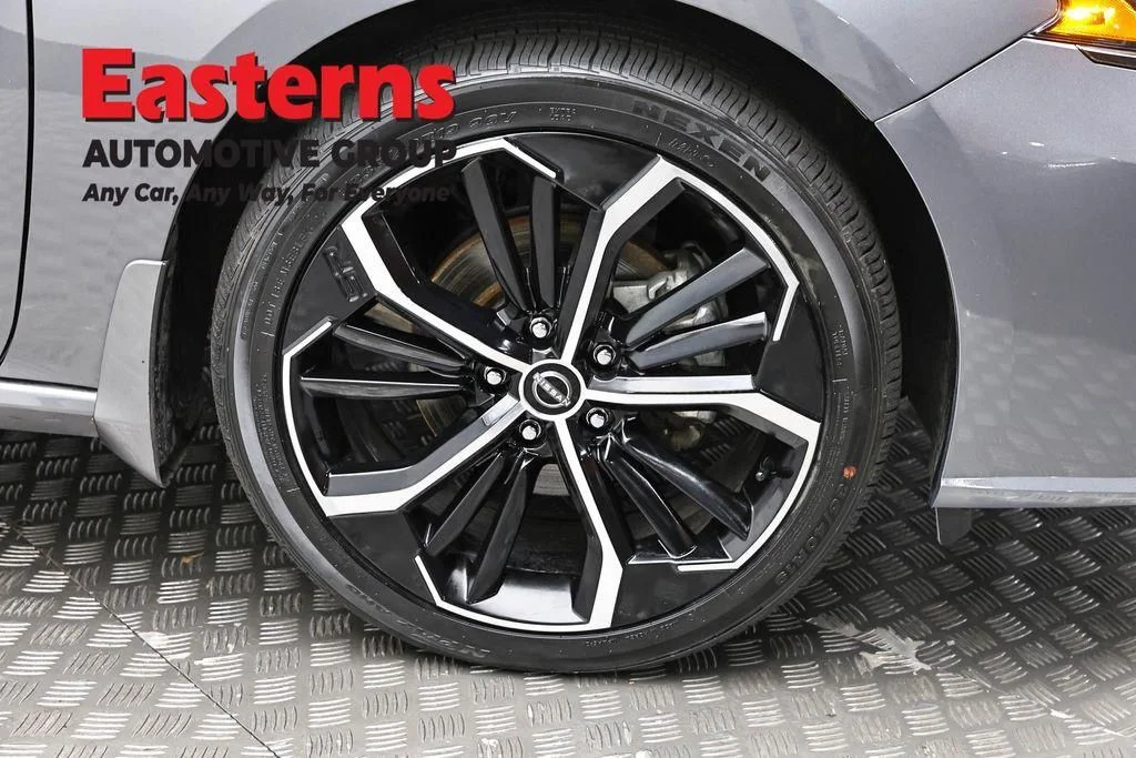 Used 2025 Gray Nissan 2.5 SR image 32