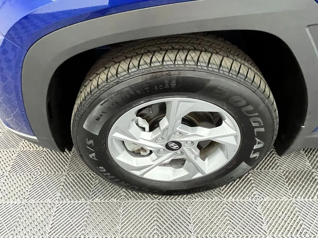 Used 2023 Blue Hyundai SE image 15