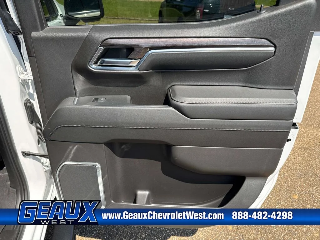 Used 2023 White Chevrolet LTZ image 20