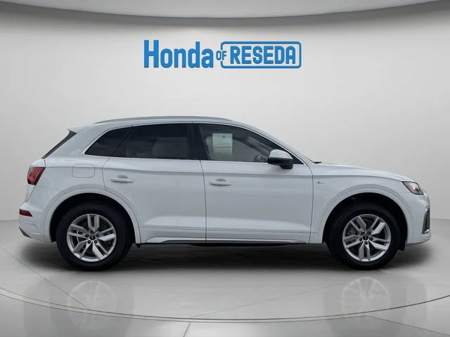 Used 2023 GLACIER WHITE METALLIC Audi S line Premium image 6