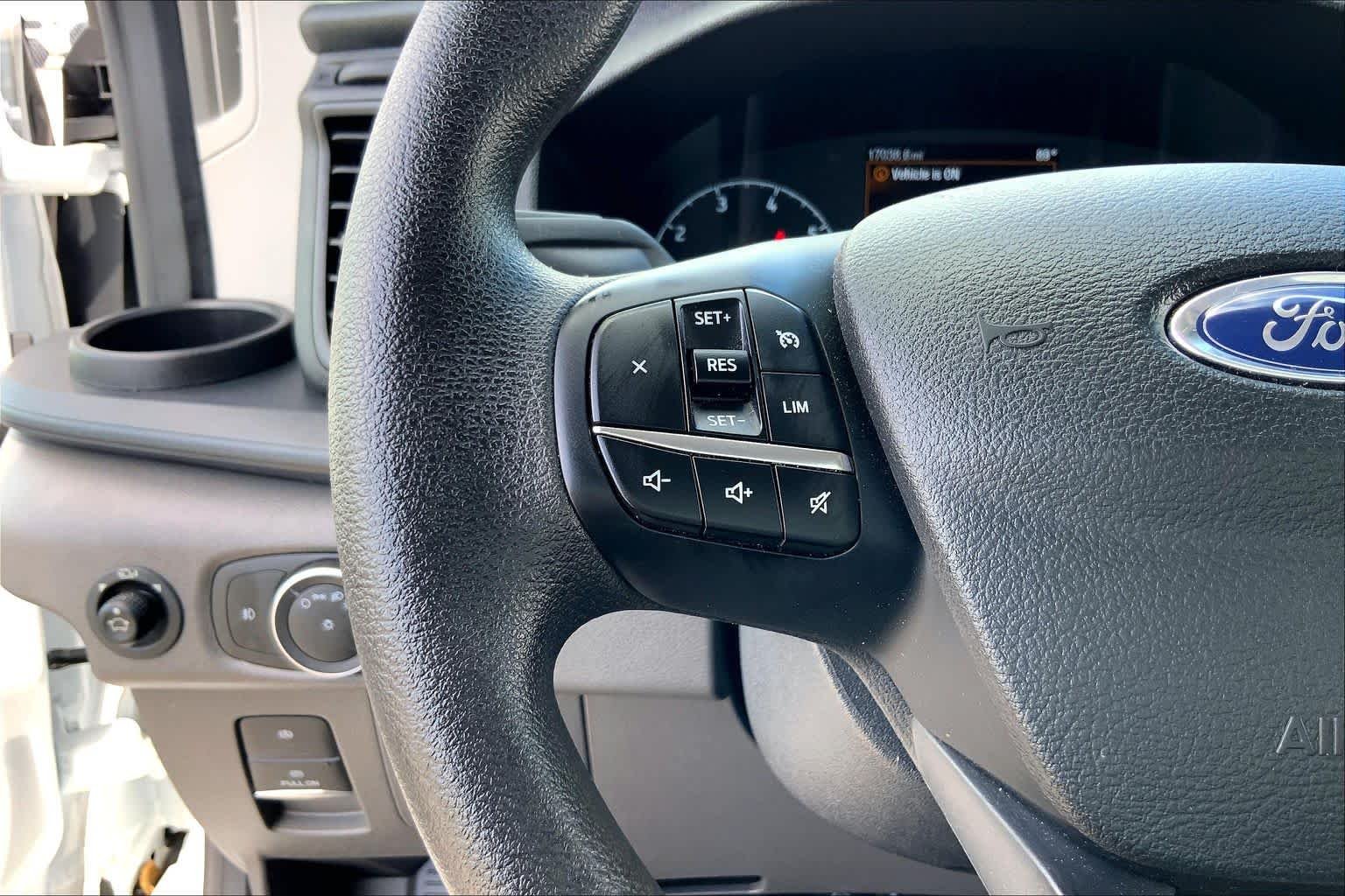 Used 2025 Oxford White Ford XLT image 22