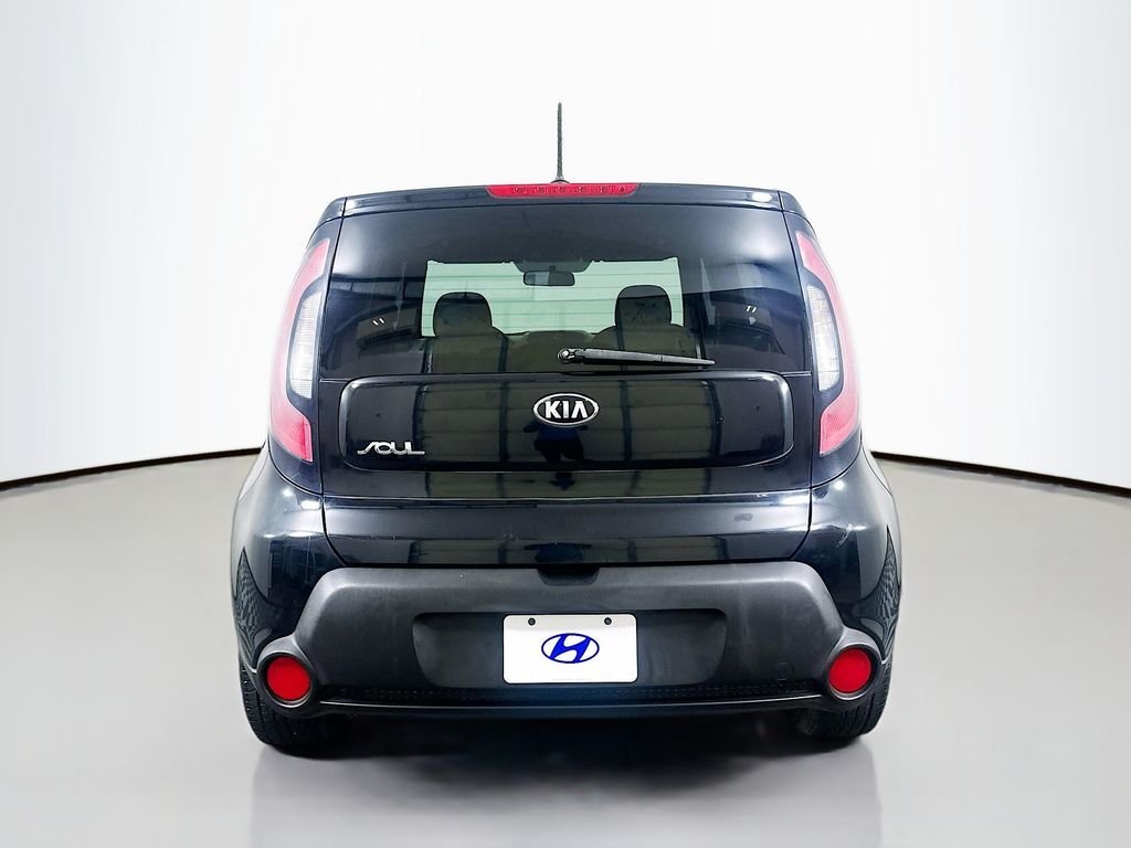 Used 2015 Black Kia Plus image 6