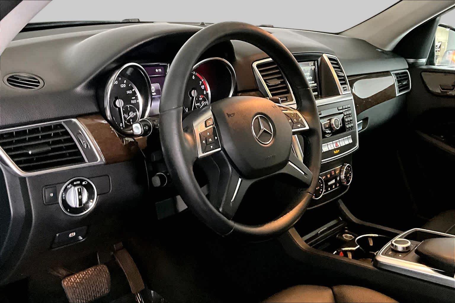 Used 2014 Black Mercedes-Benz ML 350 image 18