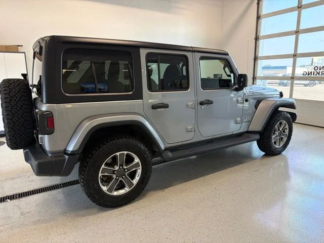 Used 2020 Silver Jeep Unlimited Sahara image 8