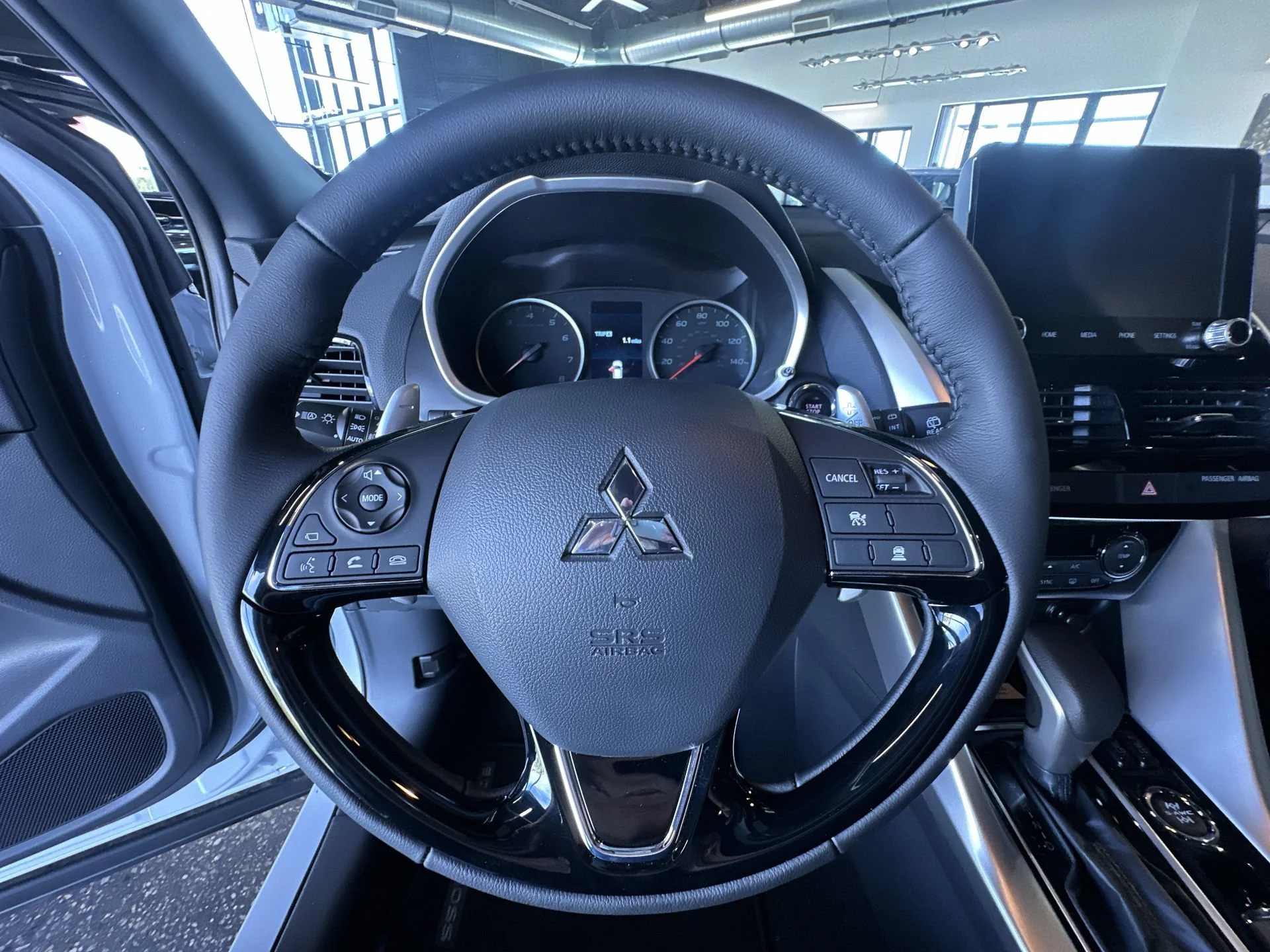 New 2026 White Diamond Mitsubishi SEL image 15