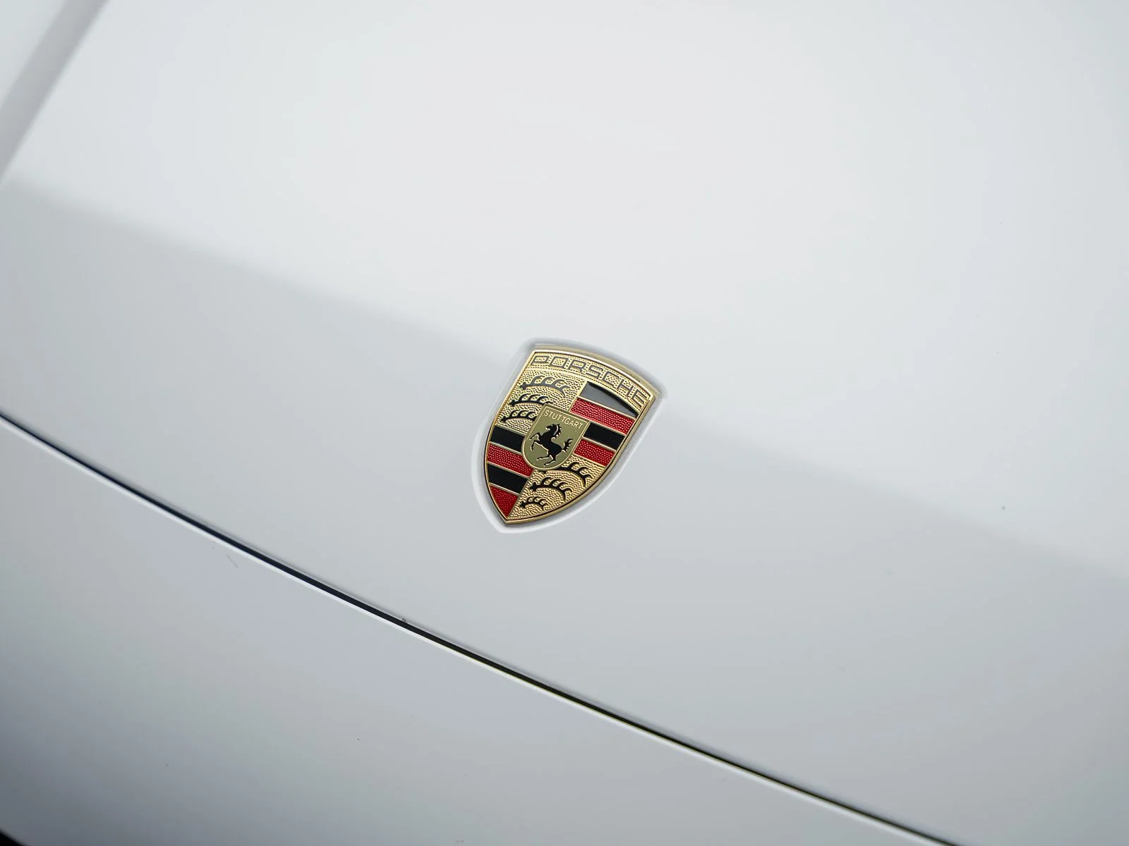 Used 2019 White Porsche Base image 5