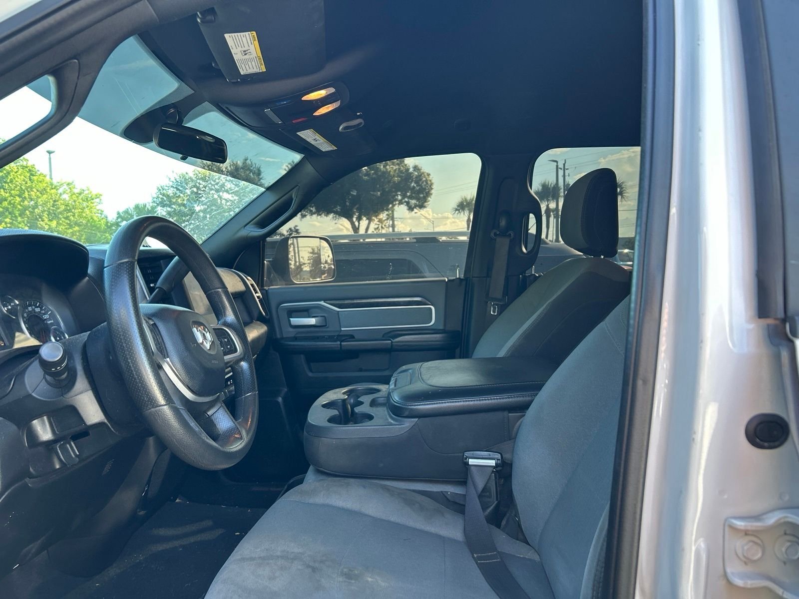 Used 2022 White Ram Big Horn image 9
