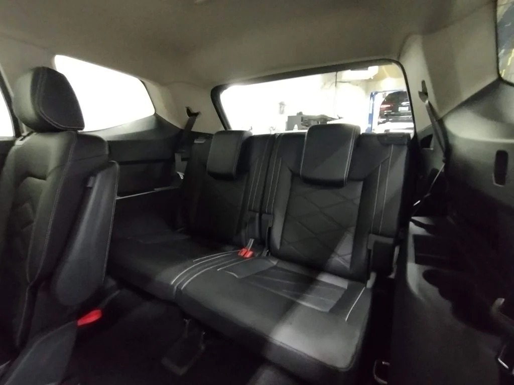 New 2026 Black Volkswagen 2.0T SE w/Technology image 38