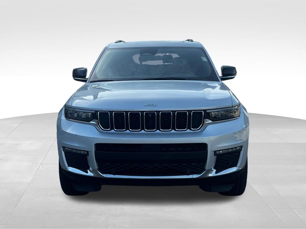Used 2024 Silver Jeep Limited image 8