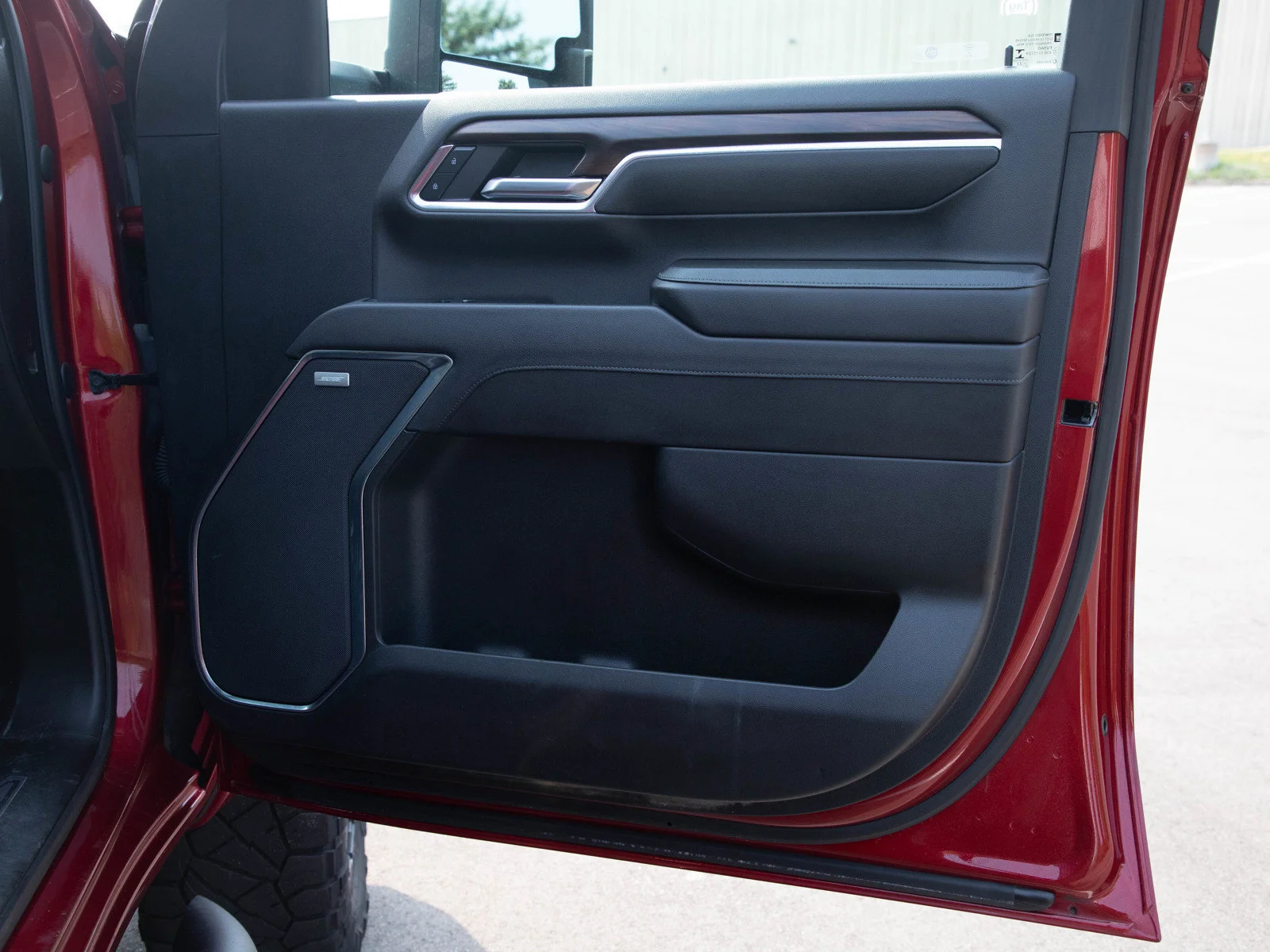 Used 2024 Volcanic Red Tintcoat GMC SLT image 9
