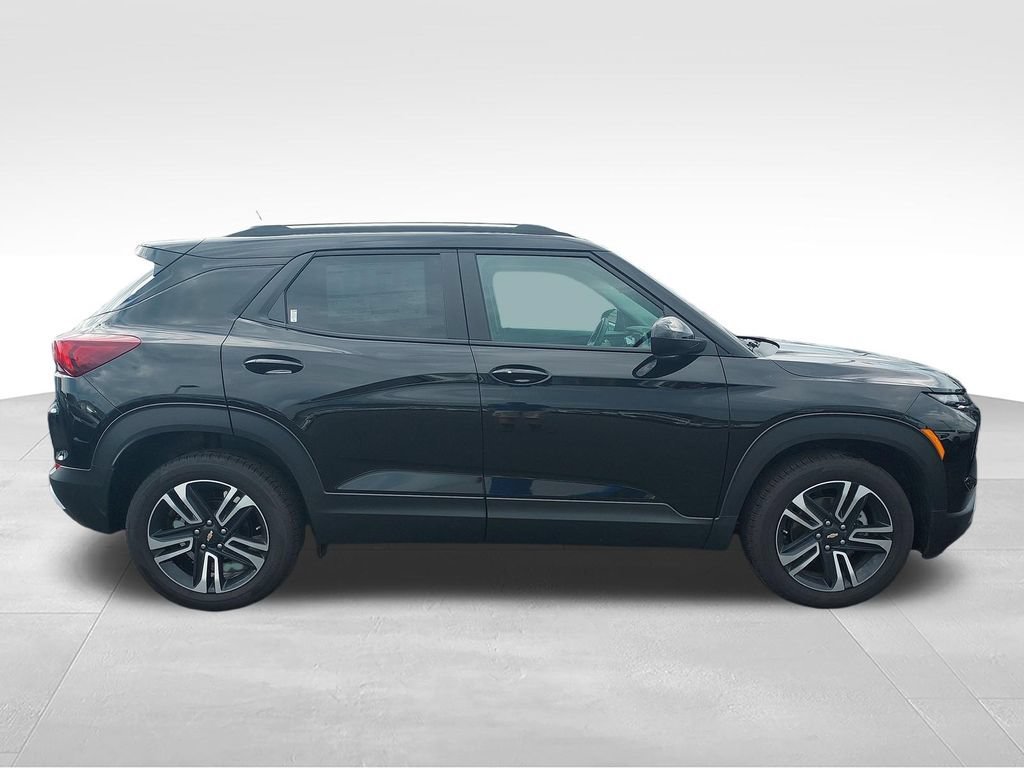 New 2026 Mosaic Black Metallic Chevrolet LT image 6