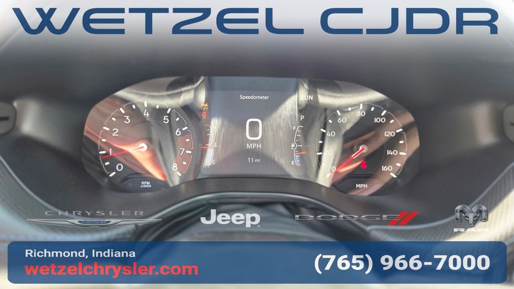 New 2026 Silver Zynith Metallic Clearcoat Jeep Latitude image 15