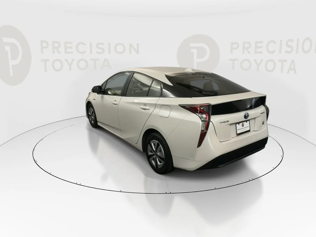 Used 2016 Blizzard Pearl Toyota Three image 15