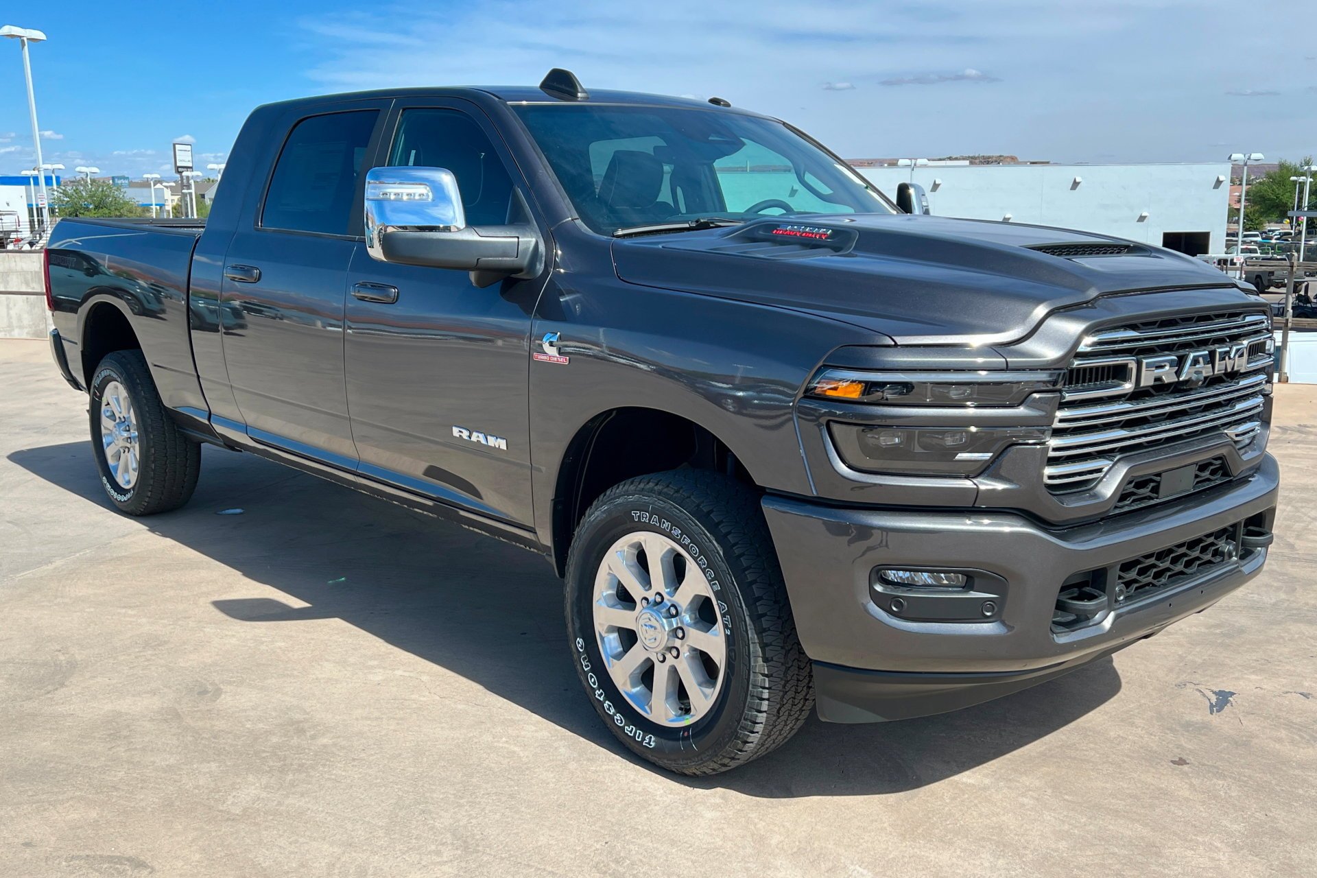 New 2026 Granite Crystal Metallic Clear-Coat Exterior Paint RAM Laramie image 8