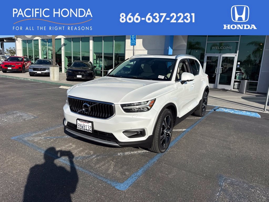 2020 Volvo XC40