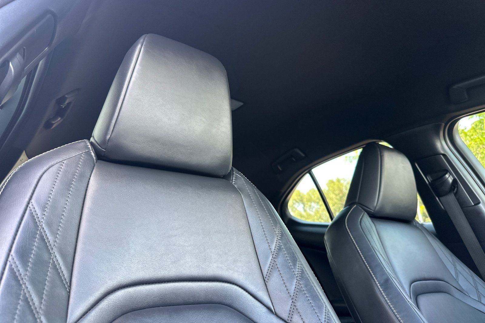 Used 2023 White Lexus 250h Base image 17