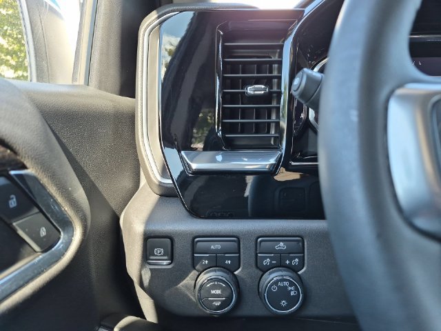 Used 2024 Summit White Chevrolet LT (2FL) image 20