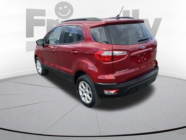 Used 2019 Red Ford SE image 3