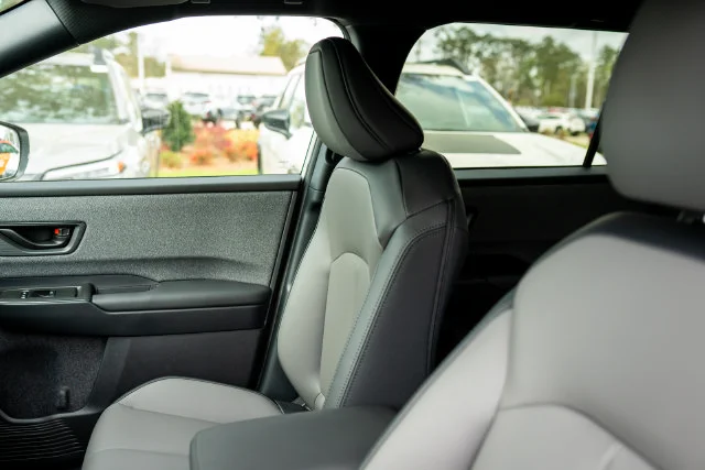 New 2026 Crystal White Pearl Subaru Premium image 33