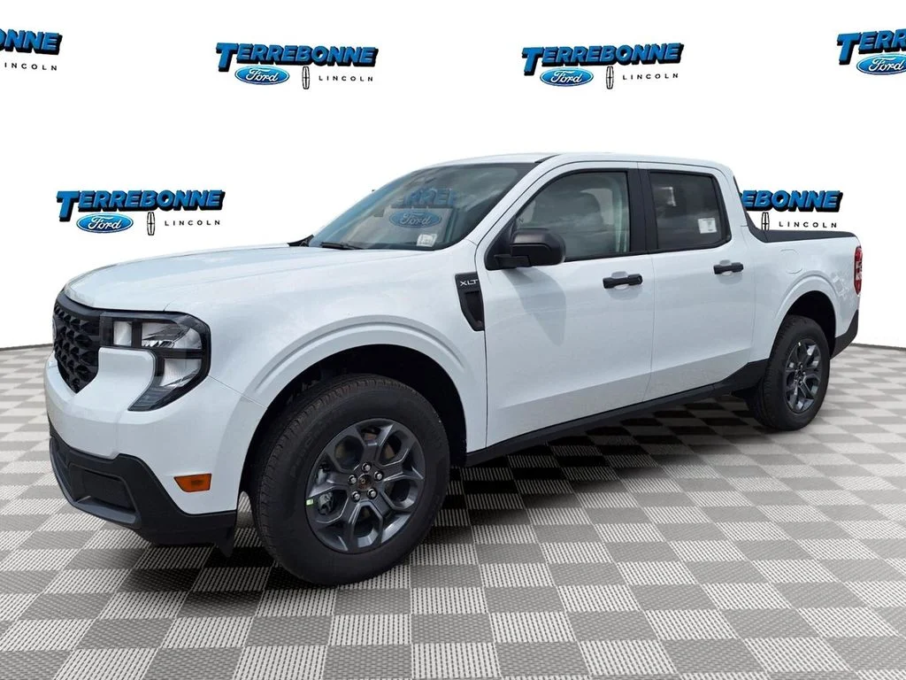New 2026 Oxford White Ford XLT image 1