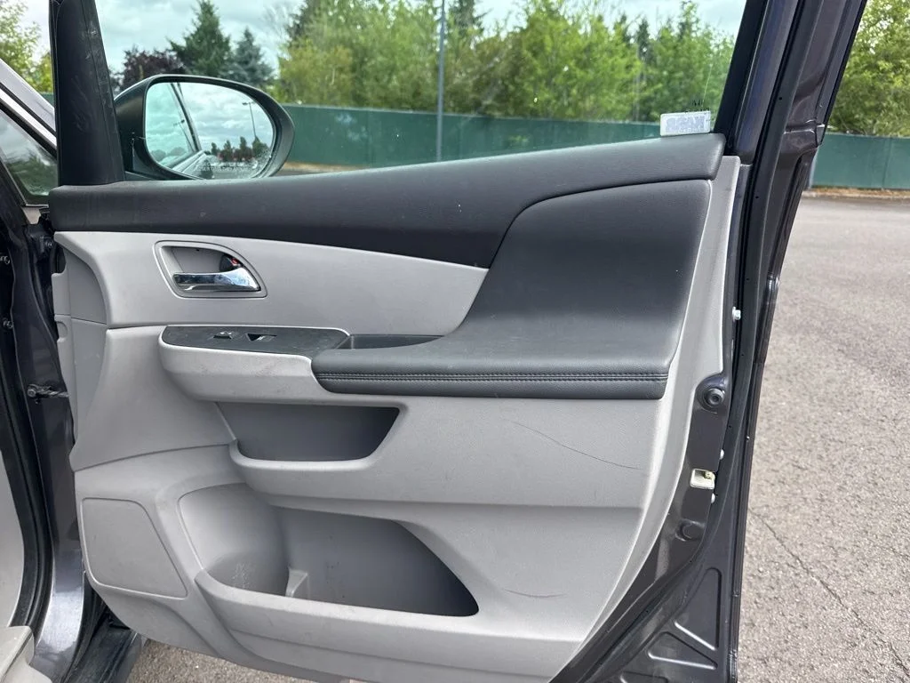 Used 2015 Modern Steel Metallic Honda EX-L image 24