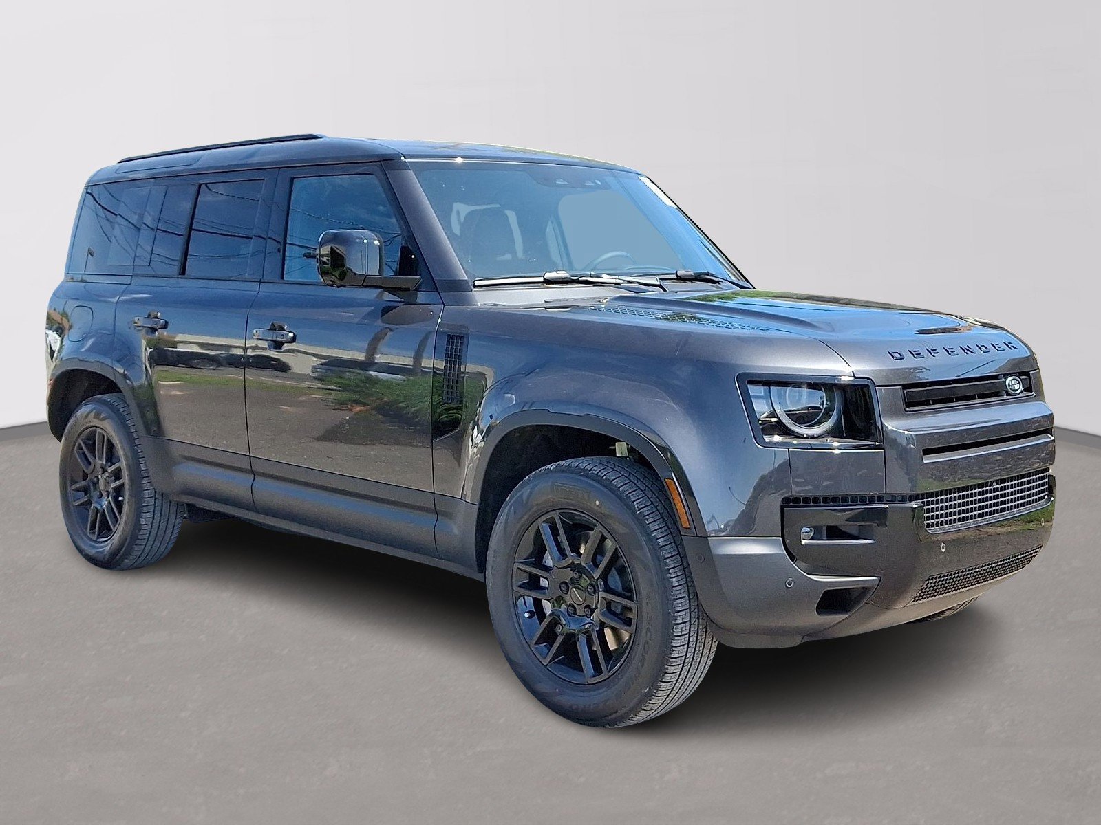 New 2026 Carpathian Grey Land Rover S image 2