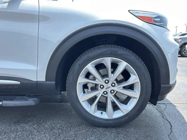 Used 2023 White Ford Platinum image 18