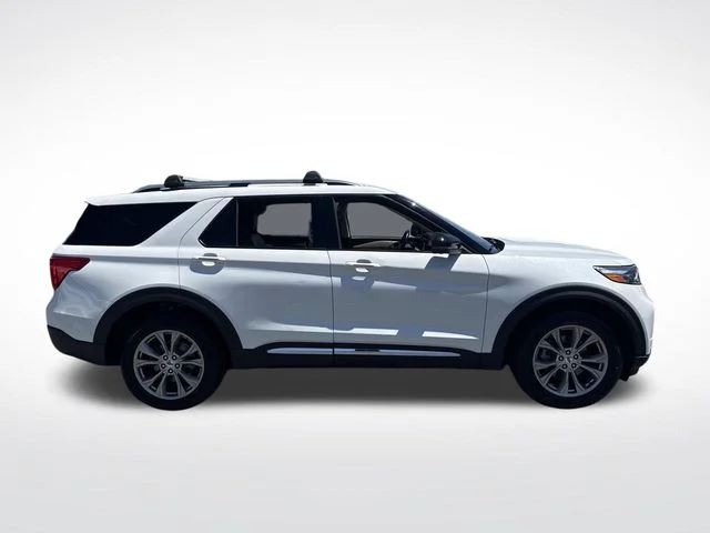 Used 2022 White Ford Limited image 10