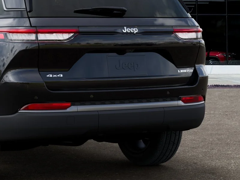 New 2026 Diamond Black Crystal Pearlcoat Jeep Limited image 39