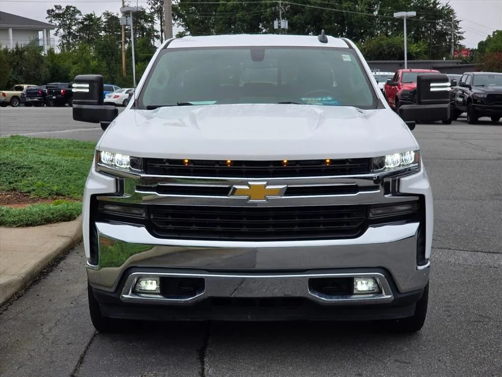Used 2020 White Chevrolet LT image 22