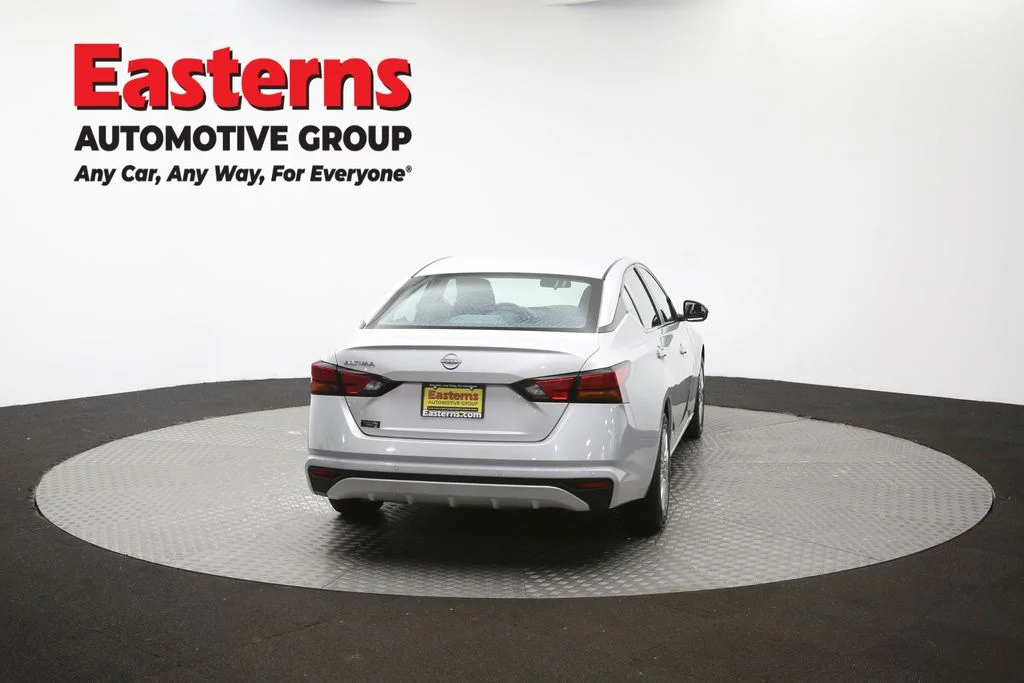 Used 2023 Silver Nissan 2.5 S image 36