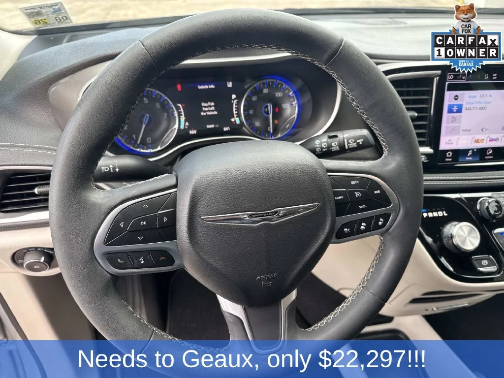 Used 2023 Silver Chrysler Touring L image 39