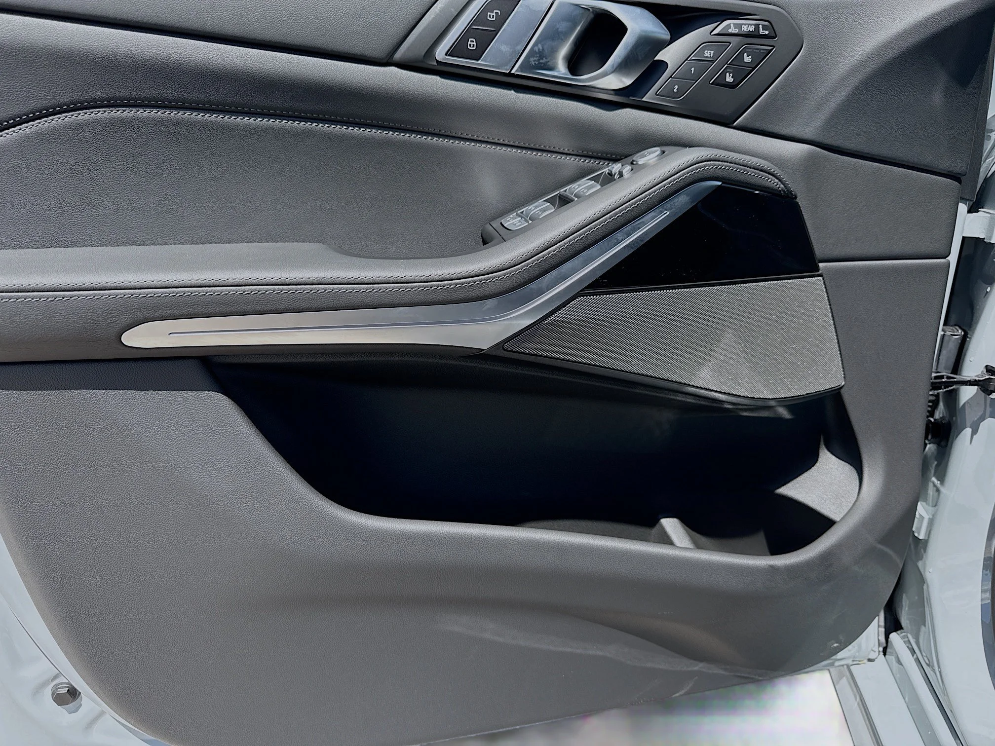 New 2026 Brooklyn Grey Metallic BMW ALPINA XB7 image 23