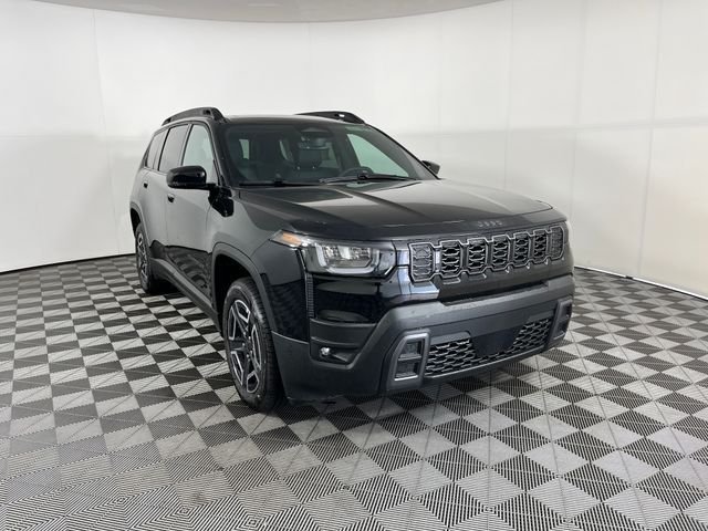New 2026 Diamond Black Crystal Pearlcoat Jeep Limited image 3