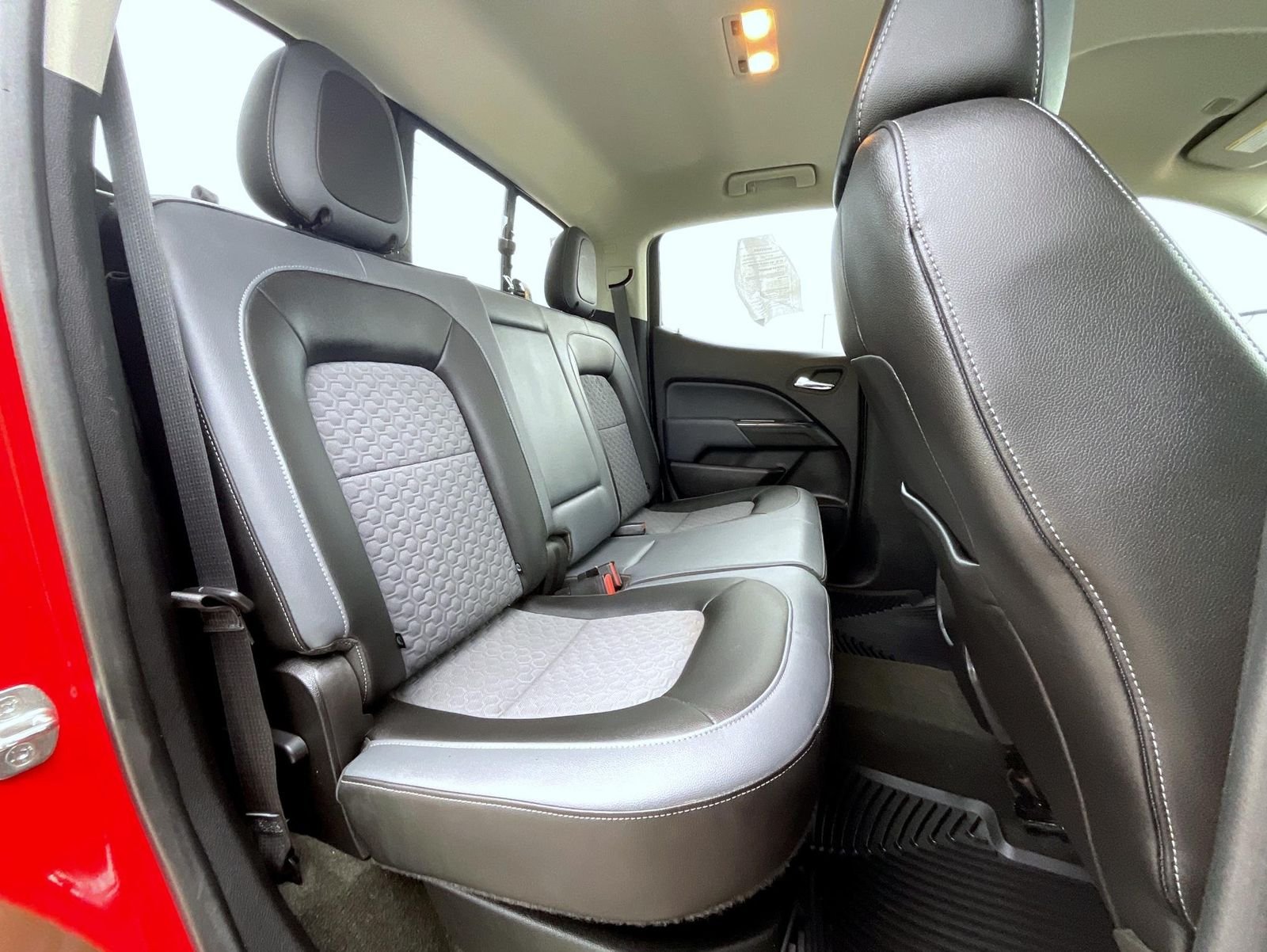Used 2017 Red Chevrolet Z71 image 20