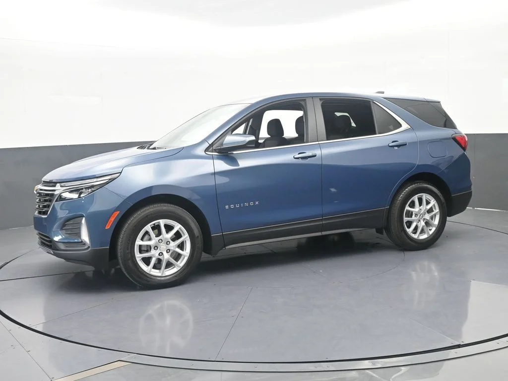 Used 2024 Lakeshore Blue Metallic Chevrolet LT image 1